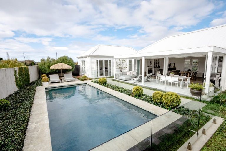 Photo of property in 12 Sandpiper Avenue, Point Wells, 0986