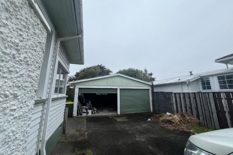 Photo of property in 8 Wallath Road, Westown, New Plymouth, 4310