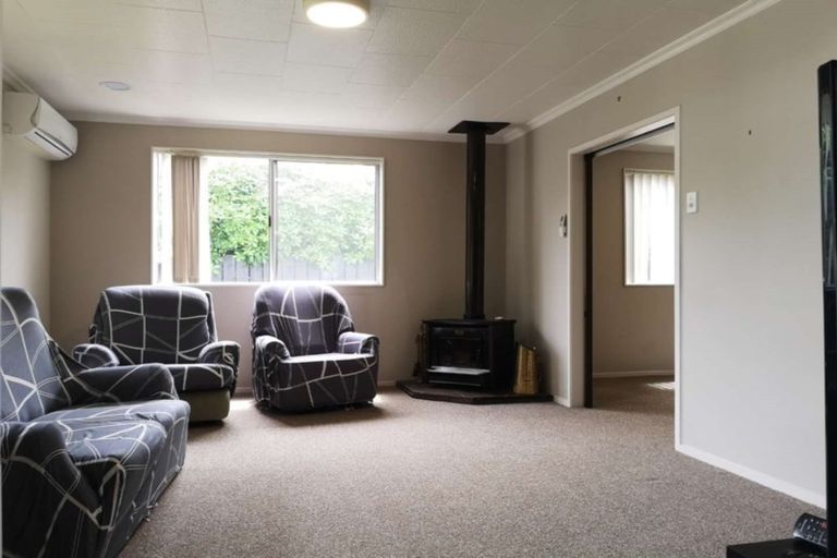 Photo of property in 24 Oakmont Place, Wattle Downs, Auckland, 2103