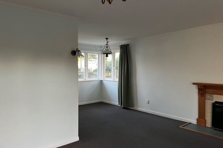 Photo of property in 99 Gloria Avenue, Te Atatu Peninsula, Auckland, 0610