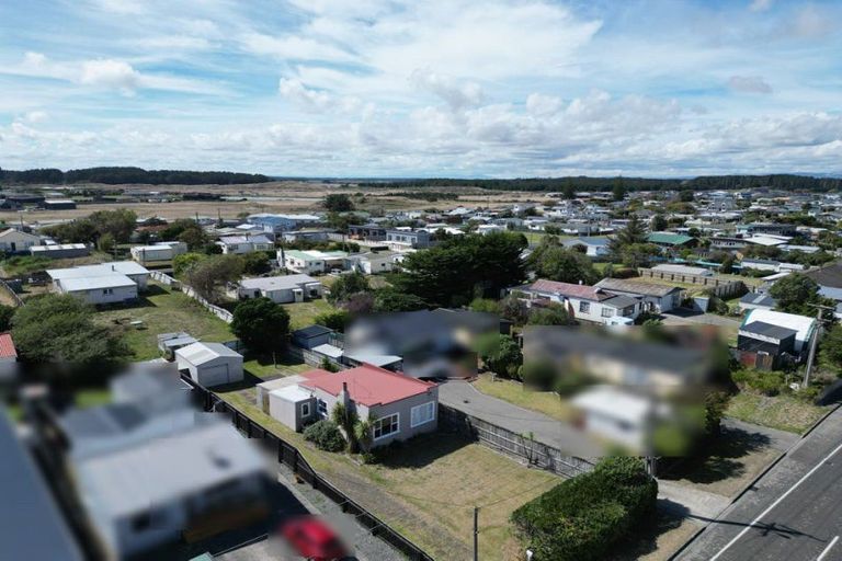 Photo of property in 165 Seabury Avenue, Foxton Beach, Foxton, 4815