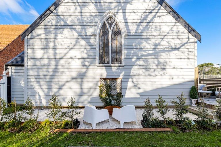 Photo of property in 95a Calliope Road, Stanley Point, Auckland, 0624