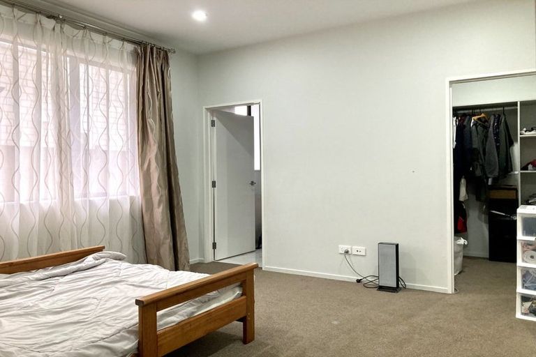 Photo of property in 73 Sturges Road, Henderson, Auckland, 0612