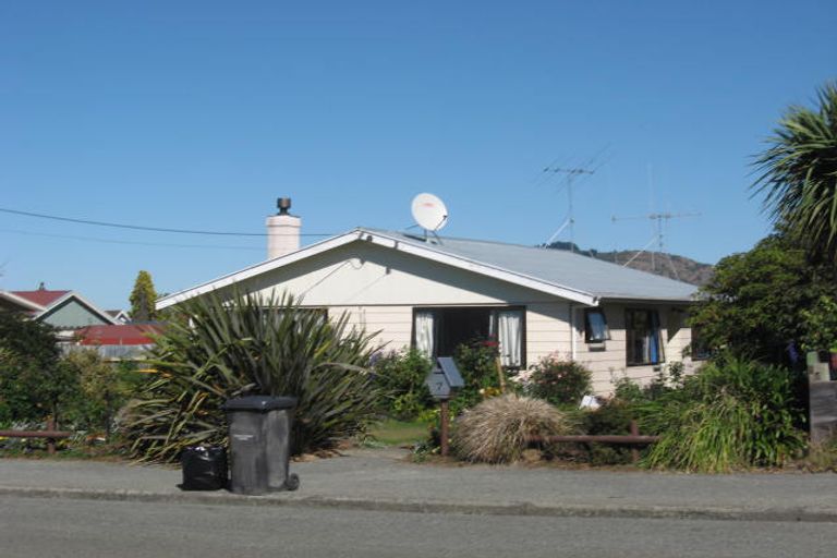 Photo of property in 7 Coronation Street, Waimate, 7924