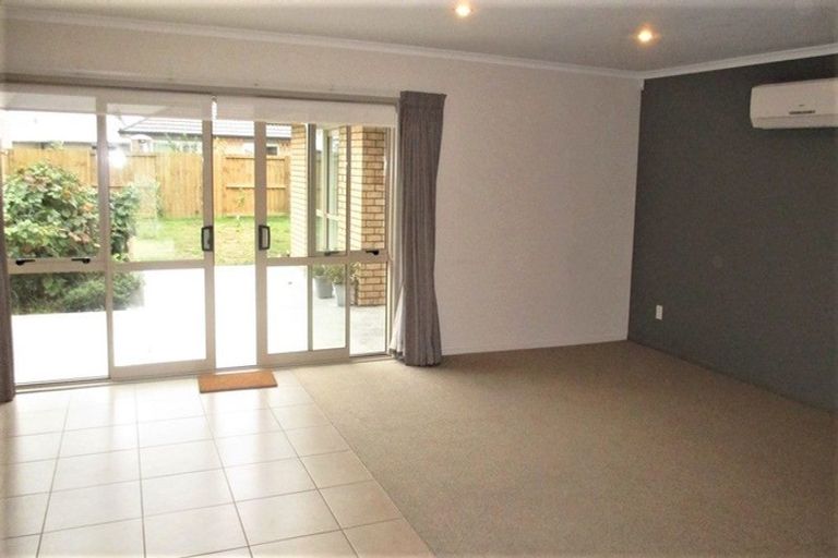 Photo of property in 12 Piwakawaka Court, Rototuna North, Hamilton, 3210