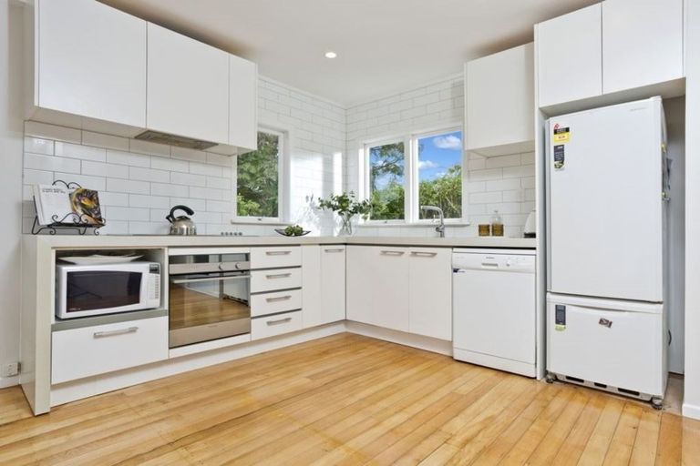 Photo of property in 1/97 Eskdale Road, Birkdale, Auckland, 0626