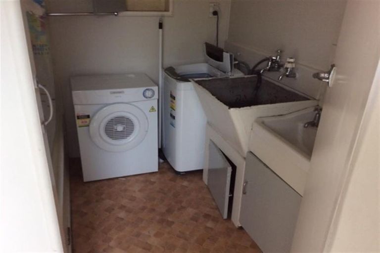 Photo of property in 2/12 Elizabeth Street, Papakura, 2110