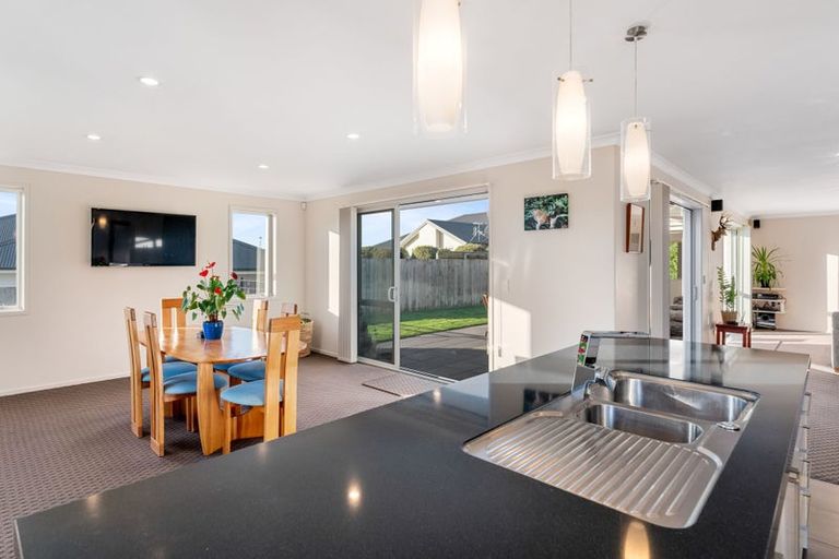 Photo of property in 11 Waianiwa Dell, Wharewaka, Taupo, 3330