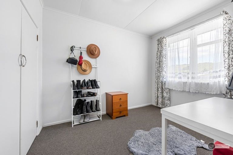 Photo of property in 30a Benge Crescent, Clouston Park, Upper Hutt, 5018
