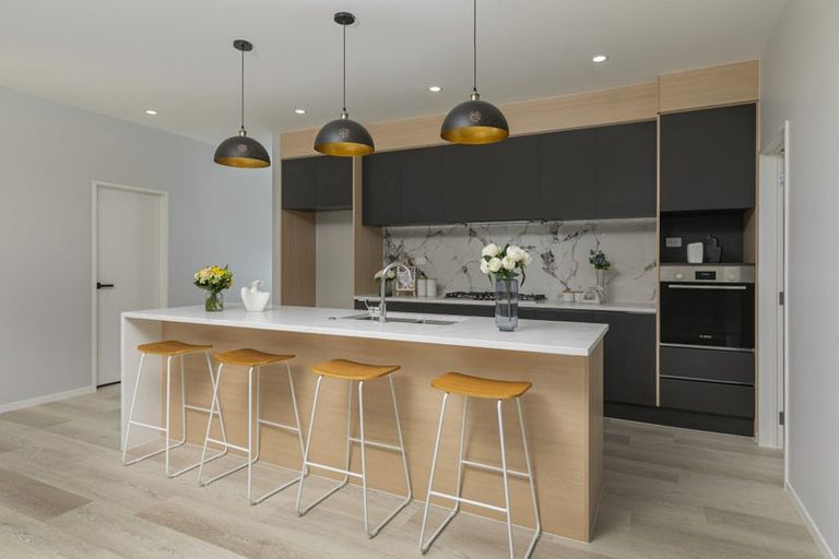 Photo of property in 47 Mcindoe Road, Kumeu, 0810