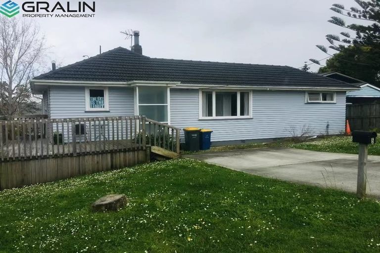 Photo of property in 5 Murray Road, Te Atatu Peninsula, Auckland, 0610