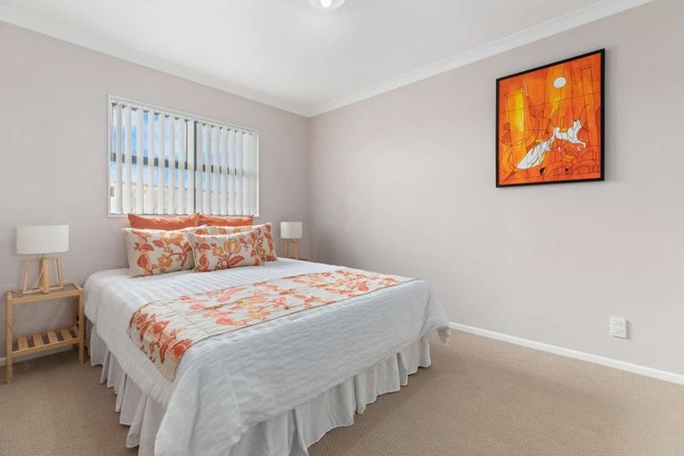 Photo of property in 5 Hocken Place, Mangere Bridge, Auckland, 2022