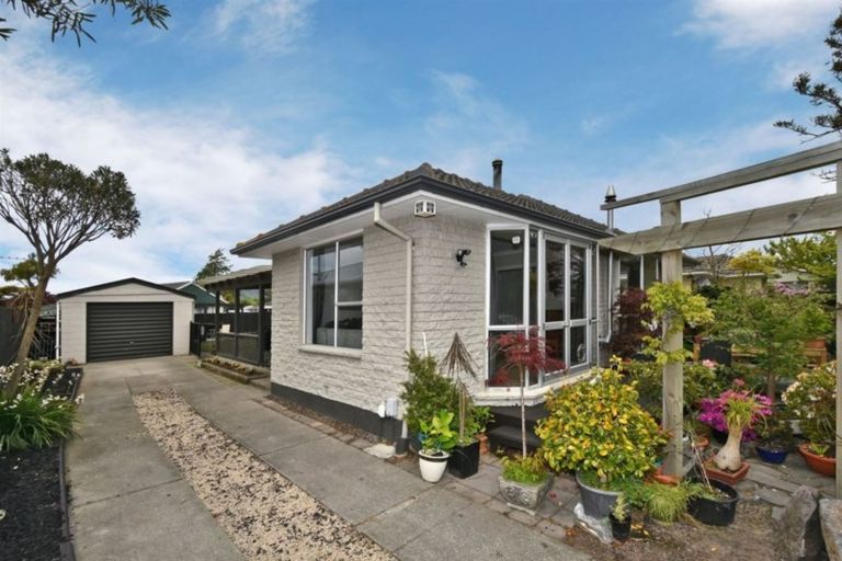 Photo of property in 14 Cob Crescent, Woolston, Christchurch, 8062