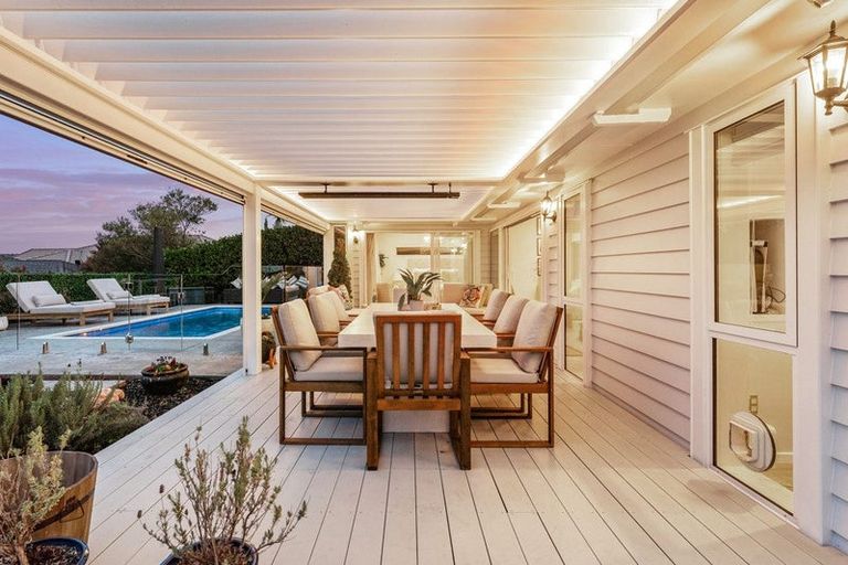 Photo of property in 24 Woodridge Drive, Stanmore Bay, Whangaparaoa, 0932