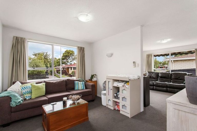 Photo of property in 20 Chipping Lane, Redwood, Christchurch, 8051