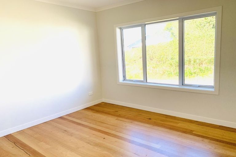 Photo of property in 2/300 Lake Road, Hauraki, Auckland, 0622