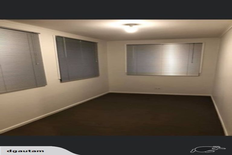 Photo of property in 76 Rimu Street, New Lynn, Auckland, 0600