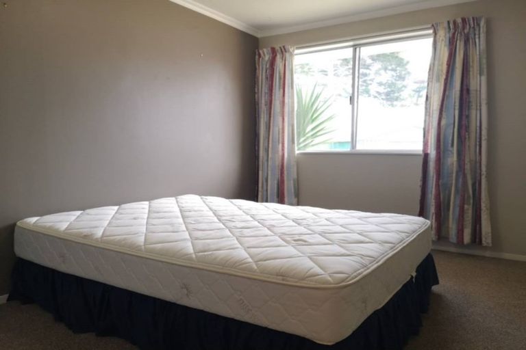 Photo of property in 24 Oakmont Place, Wattle Downs, Auckland, 2103