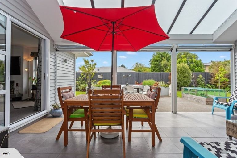 Photo of property in 22 Wineberry Avenue, Amberley, 7410