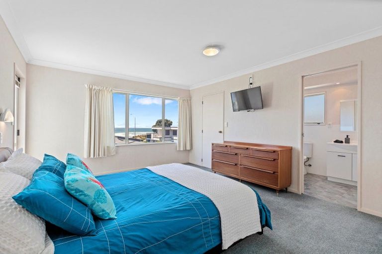 Photo of property in 1/186 Marine Parade, Mount Maunganui, 3116