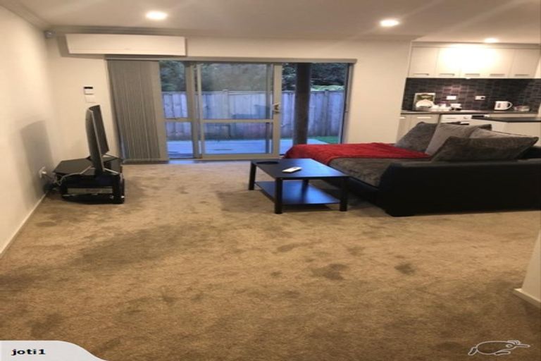 Photo of property in 22 Marwan Crescent, The Gardens, Auckland, 2105