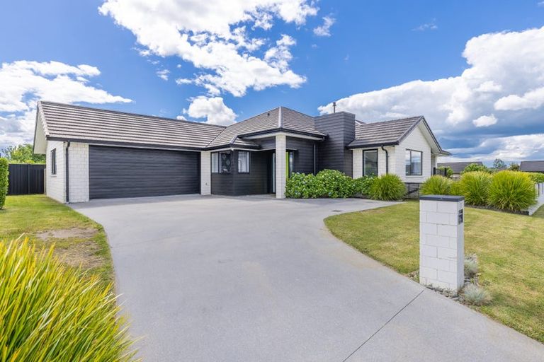 Photo of property in 2 Oak Ridge Drive, Te Awamutu, 3800