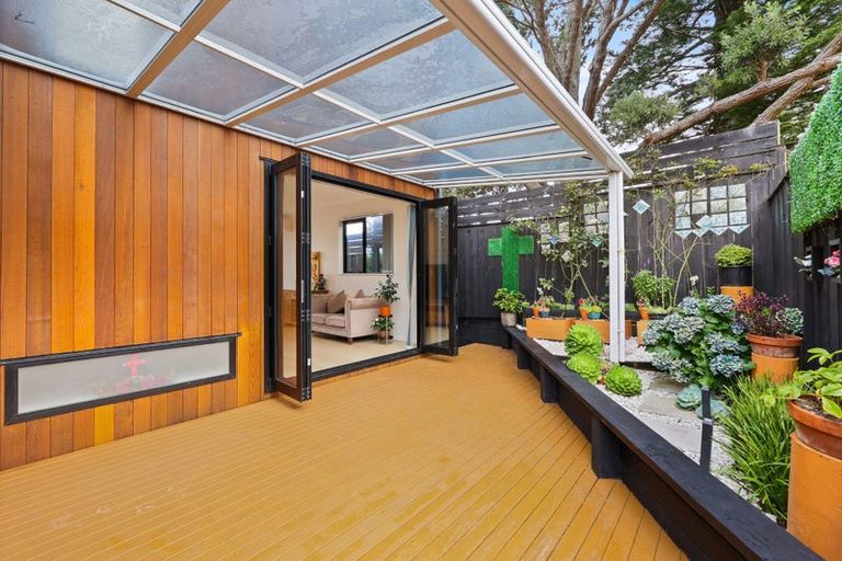 Photo of property in 9e Glenfern Road, Mellons Bay, Auckland, 2014