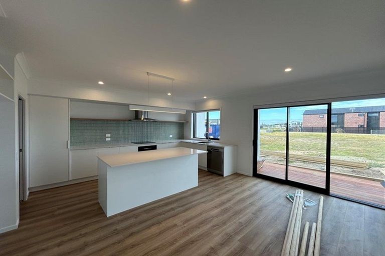 Photo of property in 8 Atutahi Lane, Papamoa Beach, 3118
