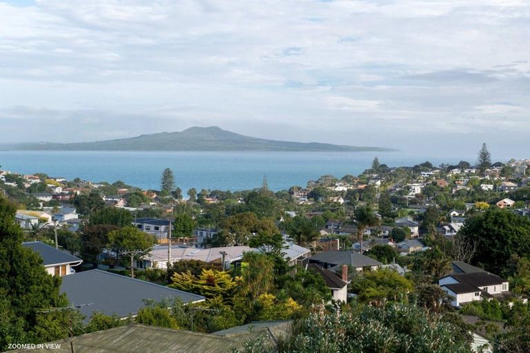 Photo of property in 36 Knights Road, Rothesay Bay, Auckland, 0630
