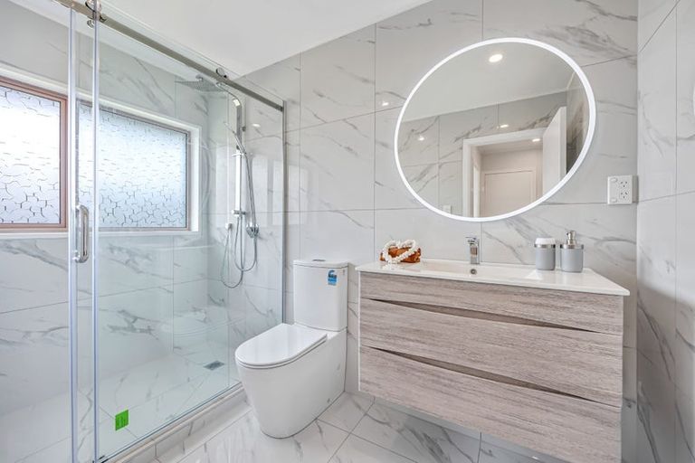 Photo of property in 12 Huber Street, Weymouth, Auckland, 2103