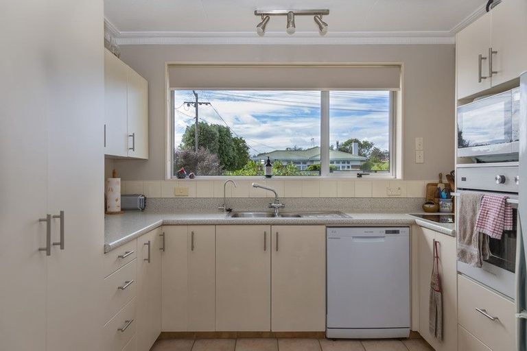 Photo of property in 16 Stuart Street, Holmes Hill, Oamaru, 9401