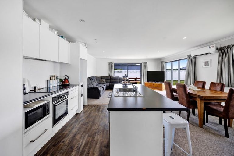 Photo of property in 48 County Drive, Hawera, 4610