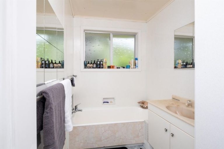 Photo of property in 13 Pembroke Road W, Stratford, 4332