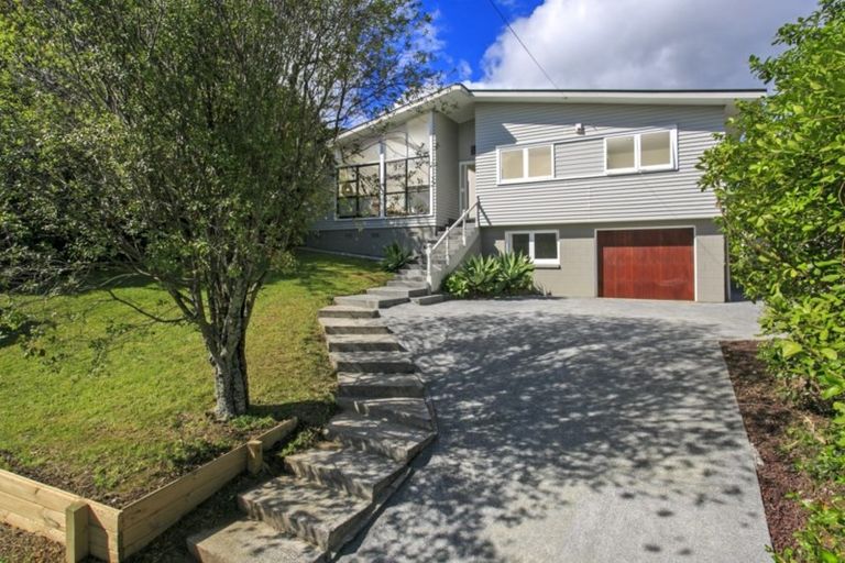 Photo of property in 24 Arrow Road, Forrest Hill, Auckland, 0620