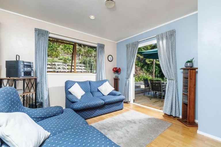 Photo of property in 28 King Richard Place, Browns Bay, Auckland, 0630