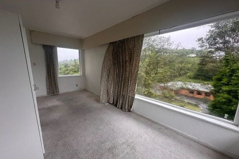 Photo of property in 88 Newlands Road, Newlands, Wellington, 6037