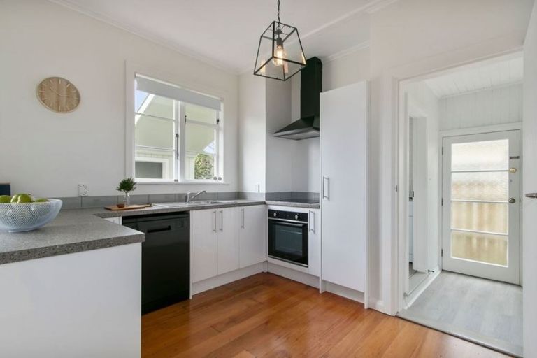 Photo of property in 31 Burnside Street, Waterloo, Lower Hutt, 5011