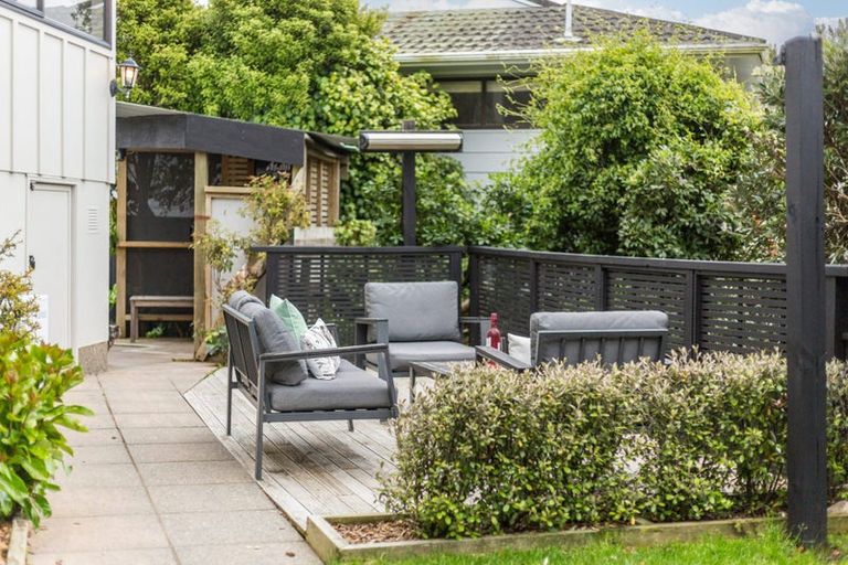 Photo of property in 1 Underwood Way, Churton Park, Wellington, 6037