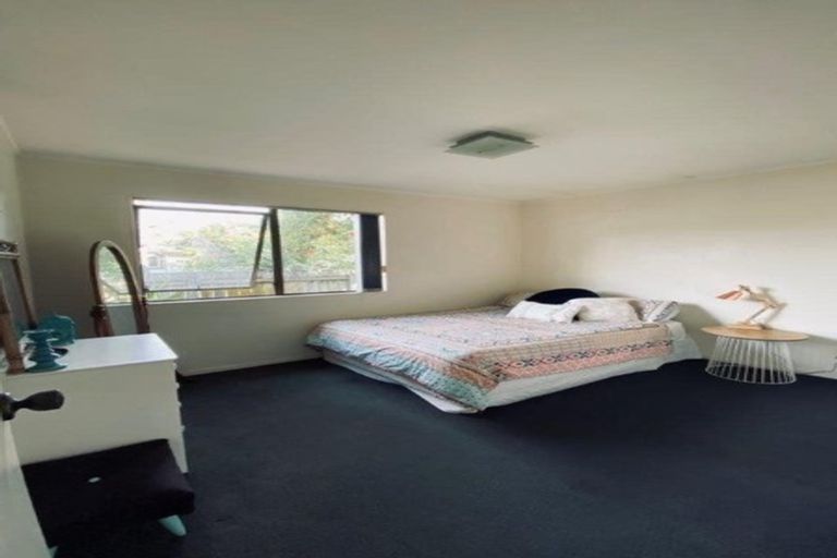 Photo of property in 12a Tamaki Bay Drive, Pakuranga, Auckland, 2010