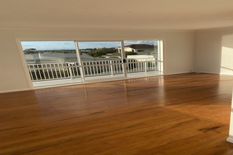 Photo of property in 1/17 Walter Street, Hauraki, Auckland, 0622