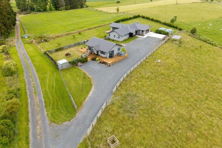 Photo of property in 102 Kukutauaki Road, Koputaroa, Levin, 5575