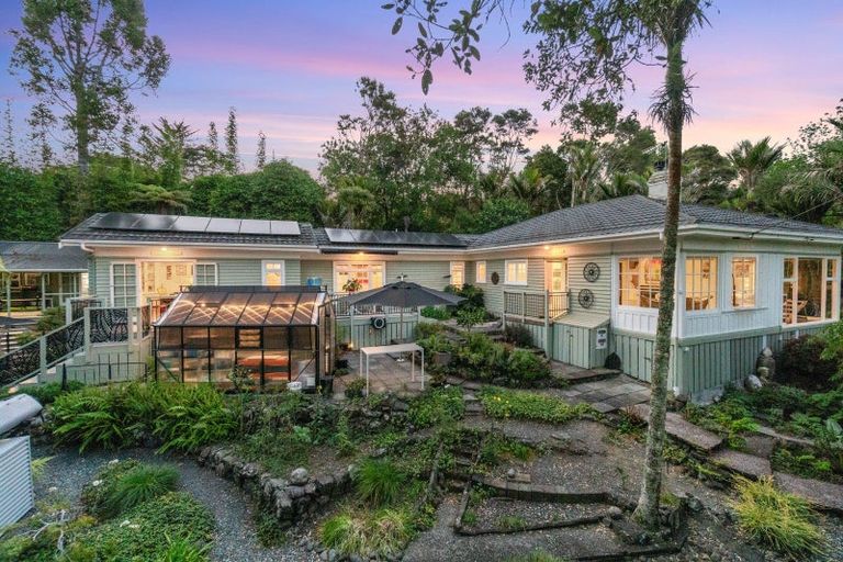 Photo of property in 319 Huia Road, Titirangi, Auckland, 0604