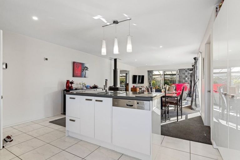 Photo of property in 7 Goodall Place, Redwood, Christchurch, 8051