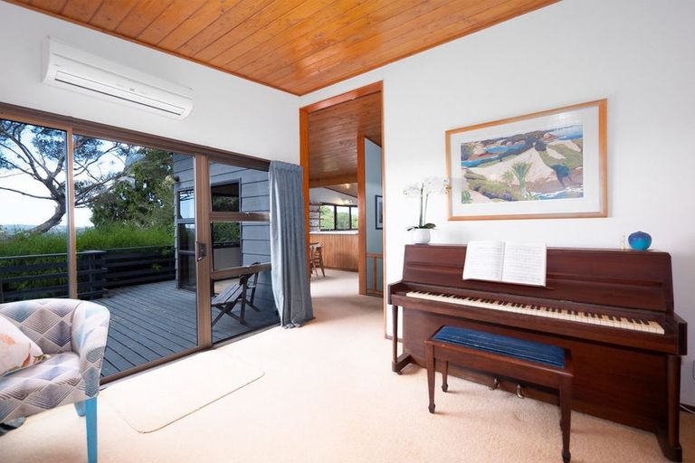 Photo of property in 1/7 Alston Avenue, Kelston, Auckland, 0602