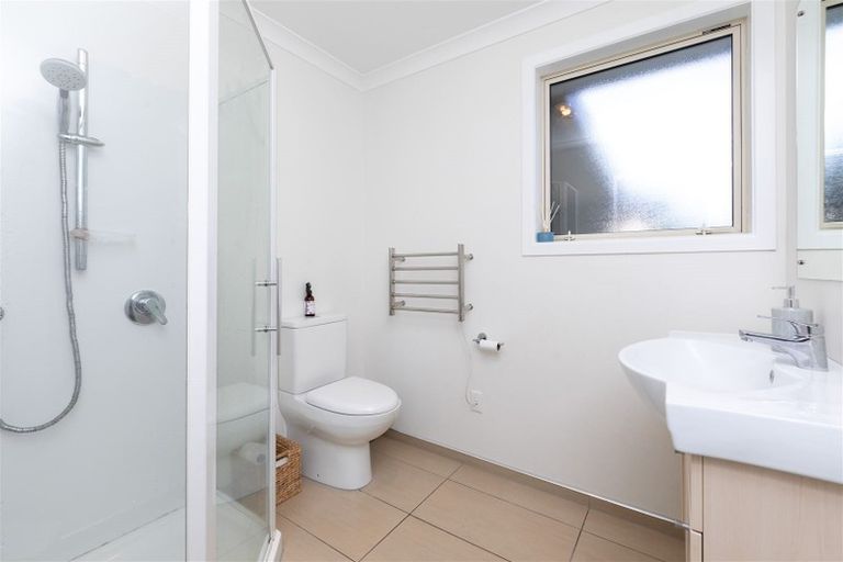 Photo of property in 40 Farquhars Road, Redwood, Christchurch, 8051