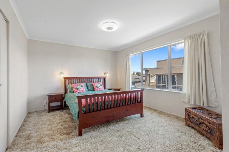 Photo of property in 1/186 Marine Parade, Mount Maunganui, 3116