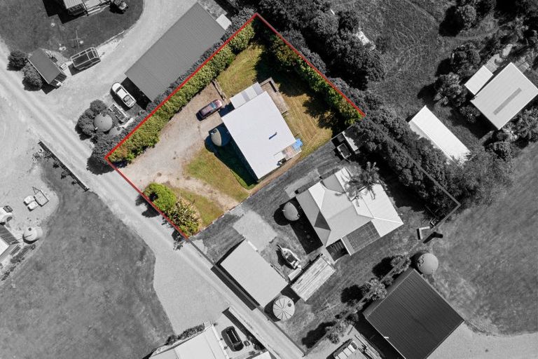 Photo of property in 22a Rangiuia Road, Tolaga Bay, 4077