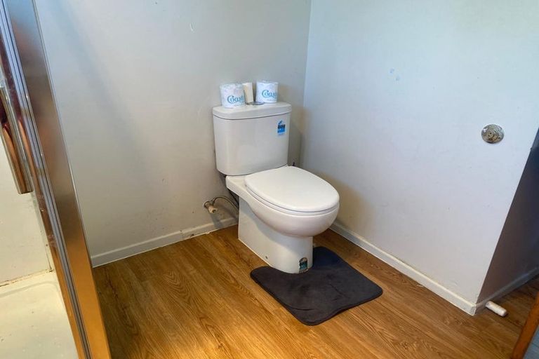 Photo of property in 3 Tiroroa Avenue, Te Atatu South, Auckland, 0610