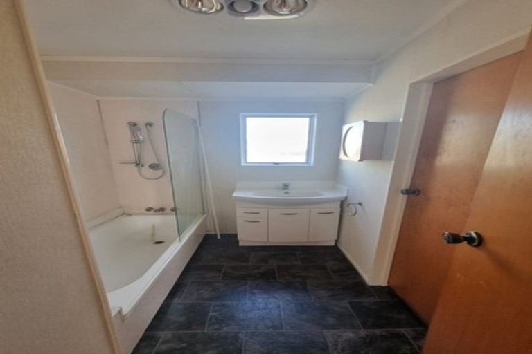 Photo of property in 23 Rewarewa Street, Owhata, Rotorua, 3010