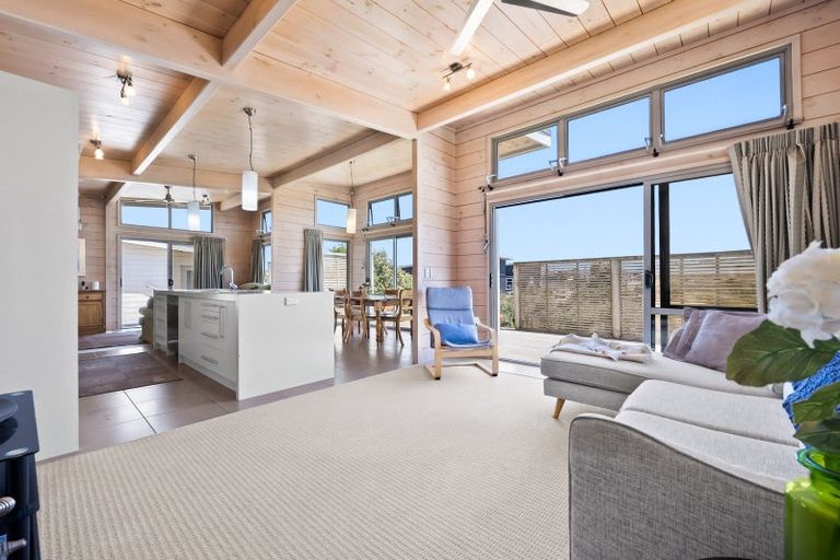 Photo of property in 9 Via Aroha, Waitarere Beach, Levin, 5510